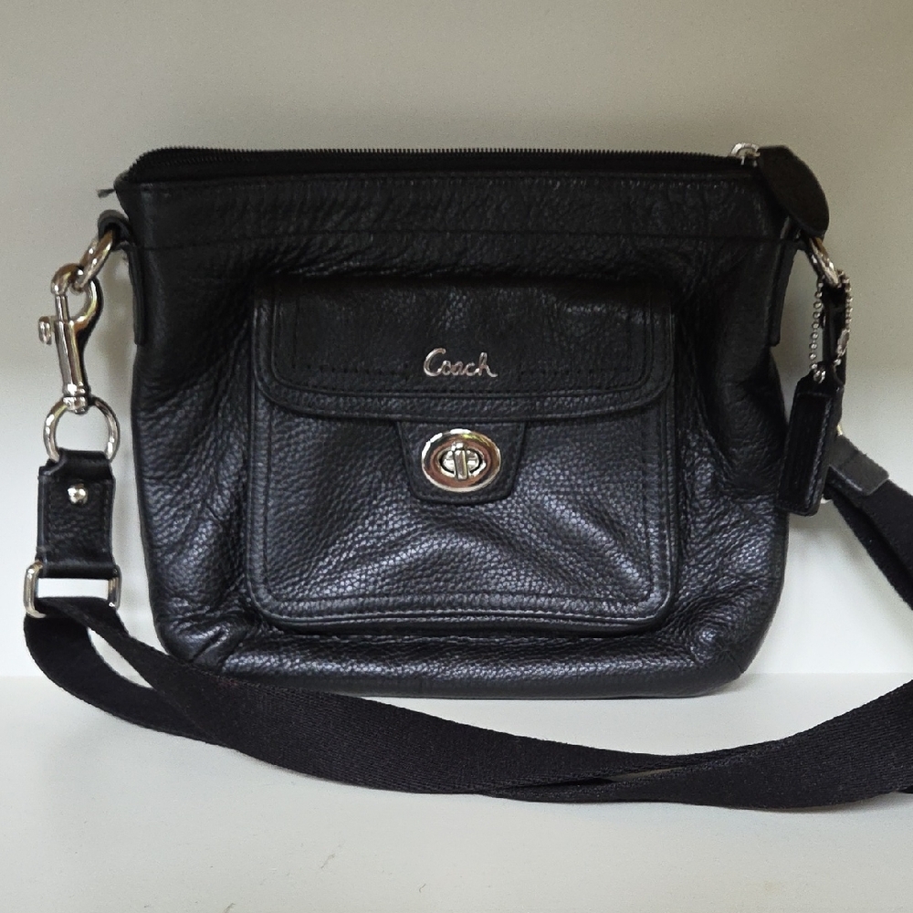 VINTAGE Coach Black Pebbled Leather Shoulder Bag